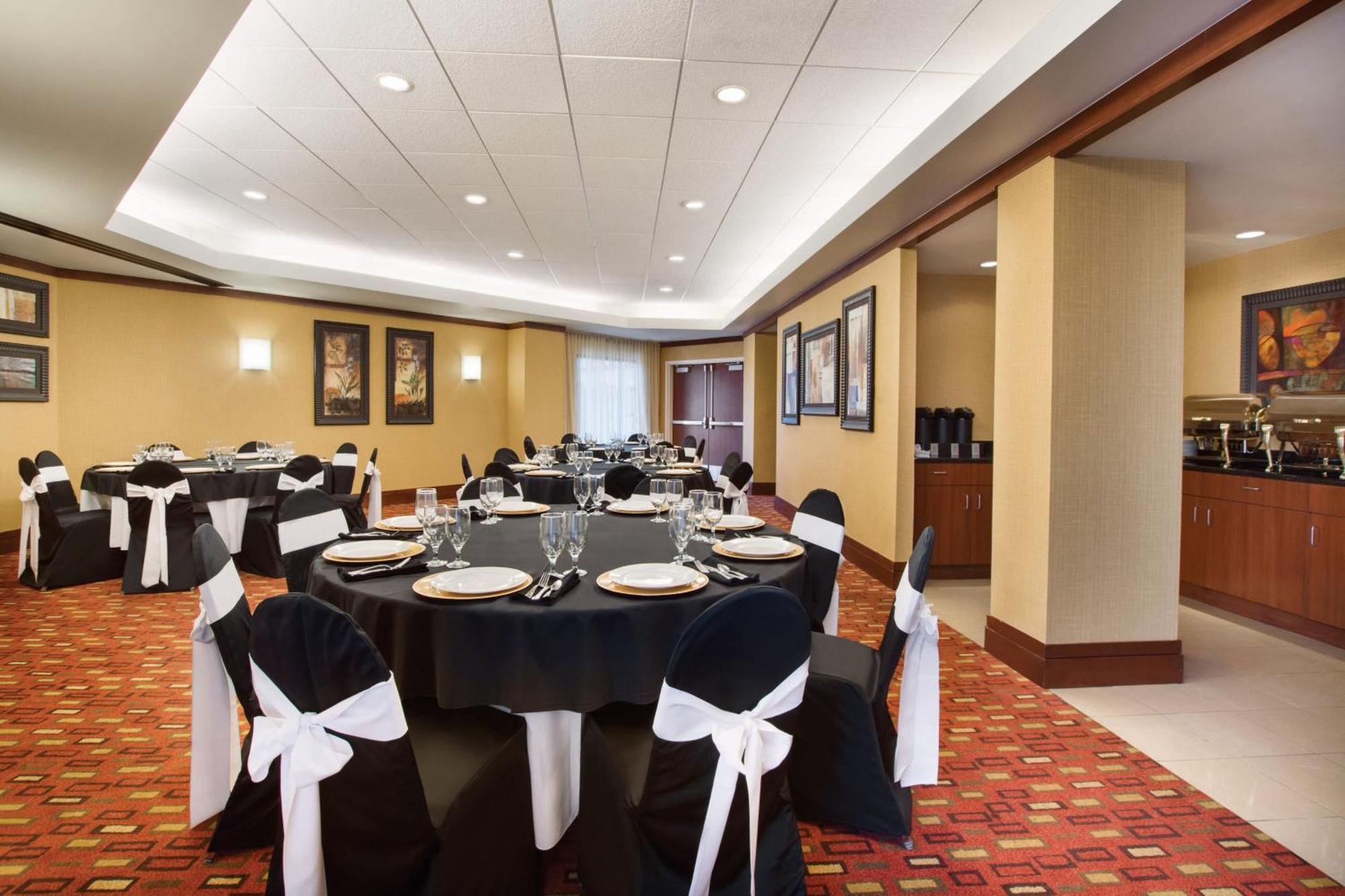 Courtyard By Marriott Oklahoma City Downtown Buitenkant foto