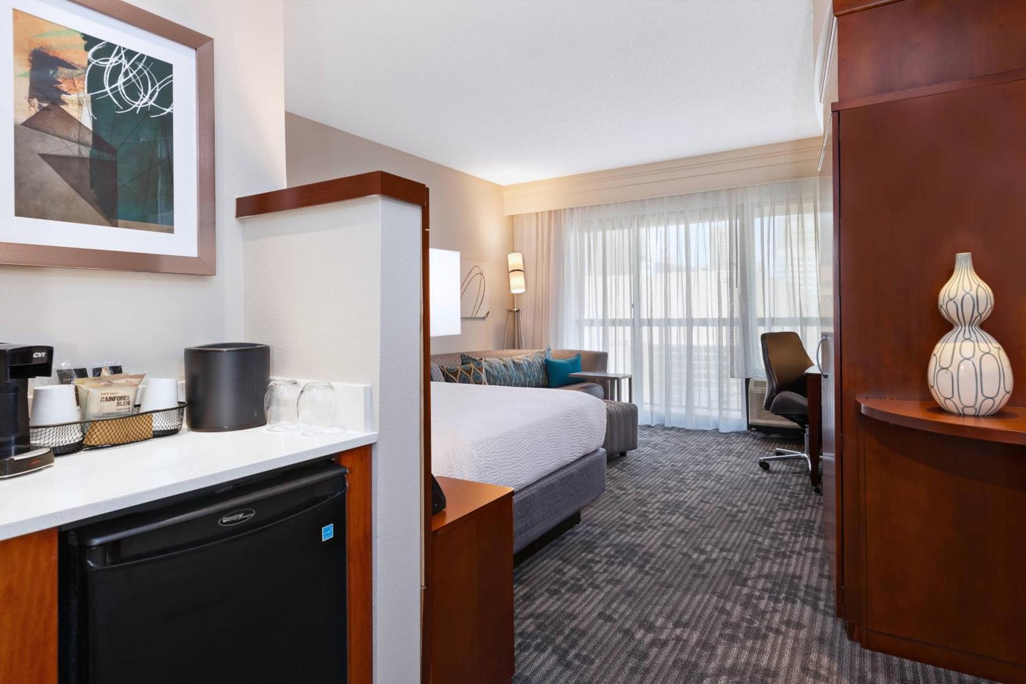 Courtyard By Marriott Oklahoma City Downtown Buitenkant foto